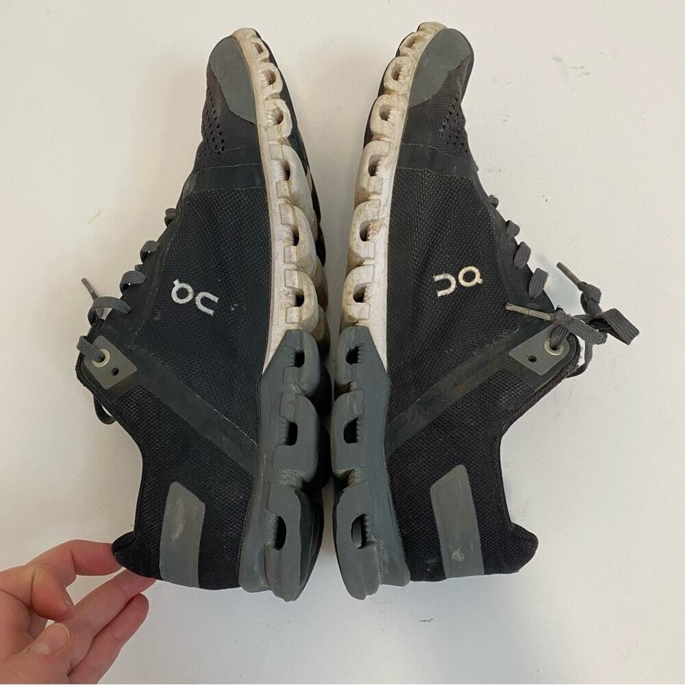 On Running Men's Cloudflow Sneakers Black White Size 9 - Picture 6 of 8